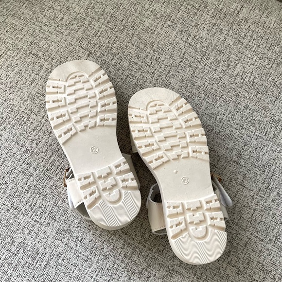 Chunky Platform Sandal - Picture 2 of 5